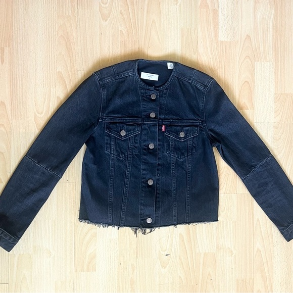 Levi's Altered Cropped Women's Black Jean Jacket - Picture 1 of 5